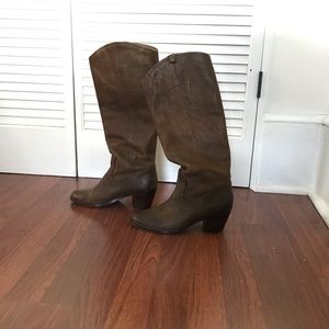 Frye Jolene Pull-On